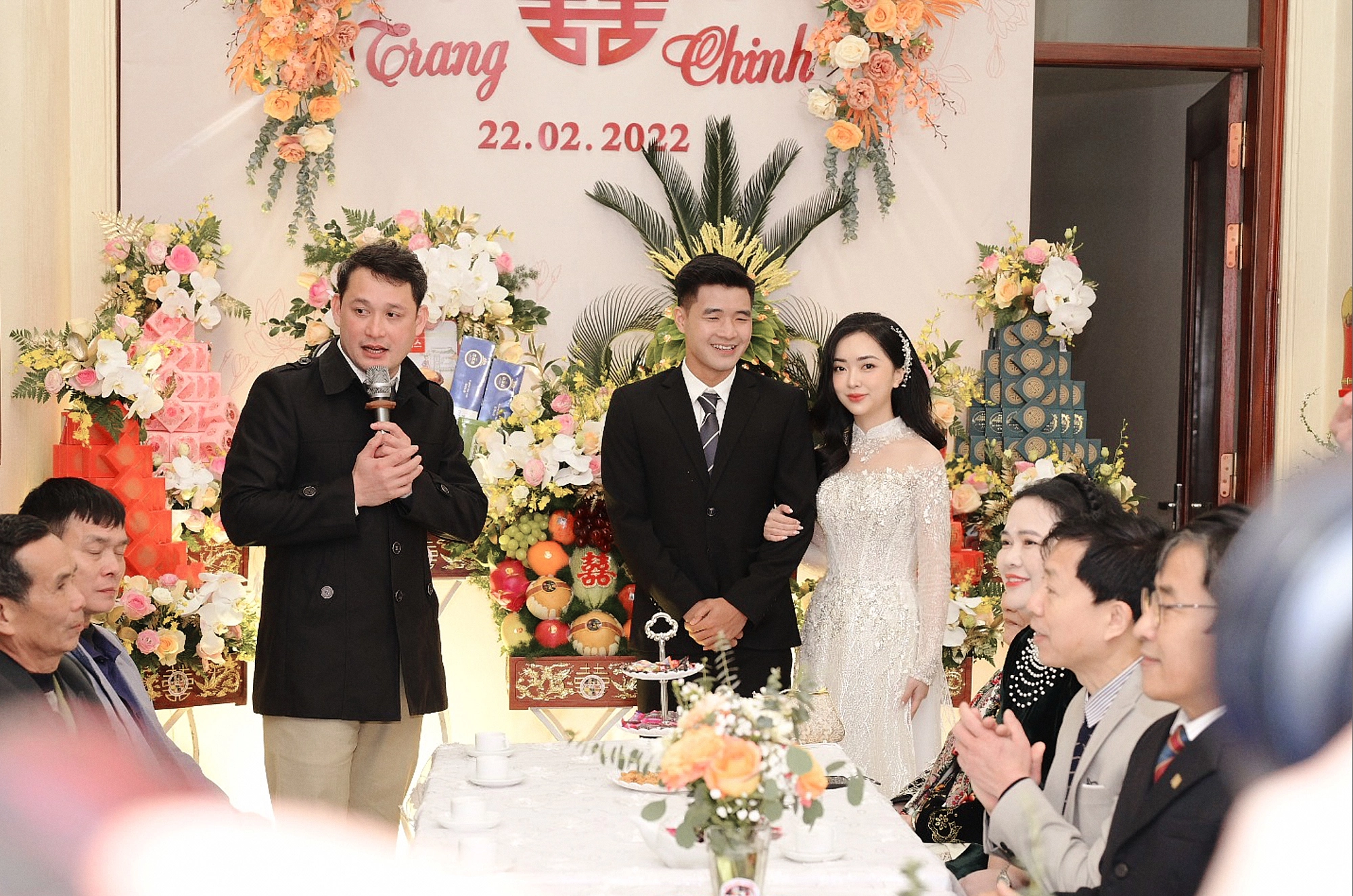 Quang Hải và Đoàn Văn Hậu đều đầu tư khủng cho mâm lễ ăn hỏi của mình.