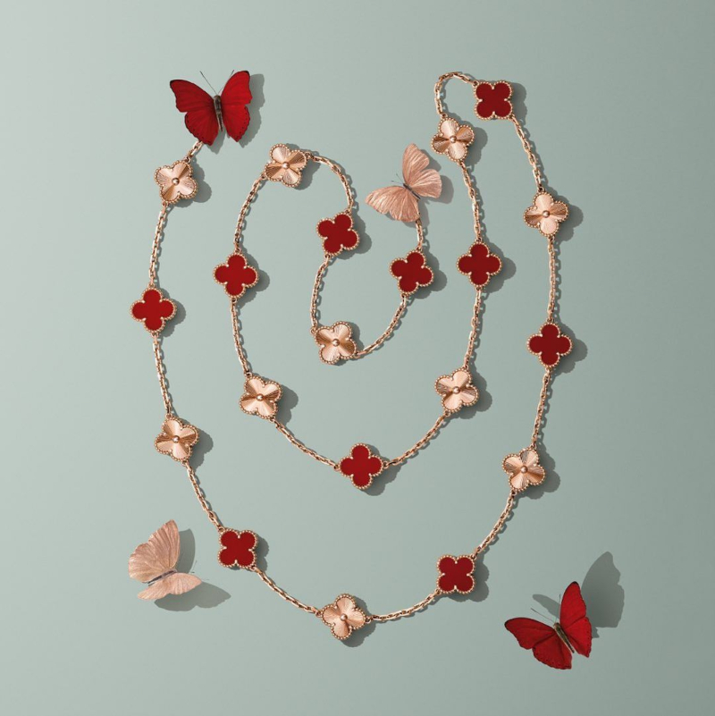 Van Cleef & Arpels bổ sung 4 thiết kế mới vào BST Alhambra biểu tượng