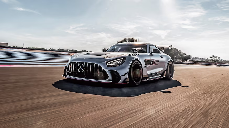 Vạn lý tốc độ - hơi thở của mãnh thú Mercedes-AMG GT2 697 mã lực