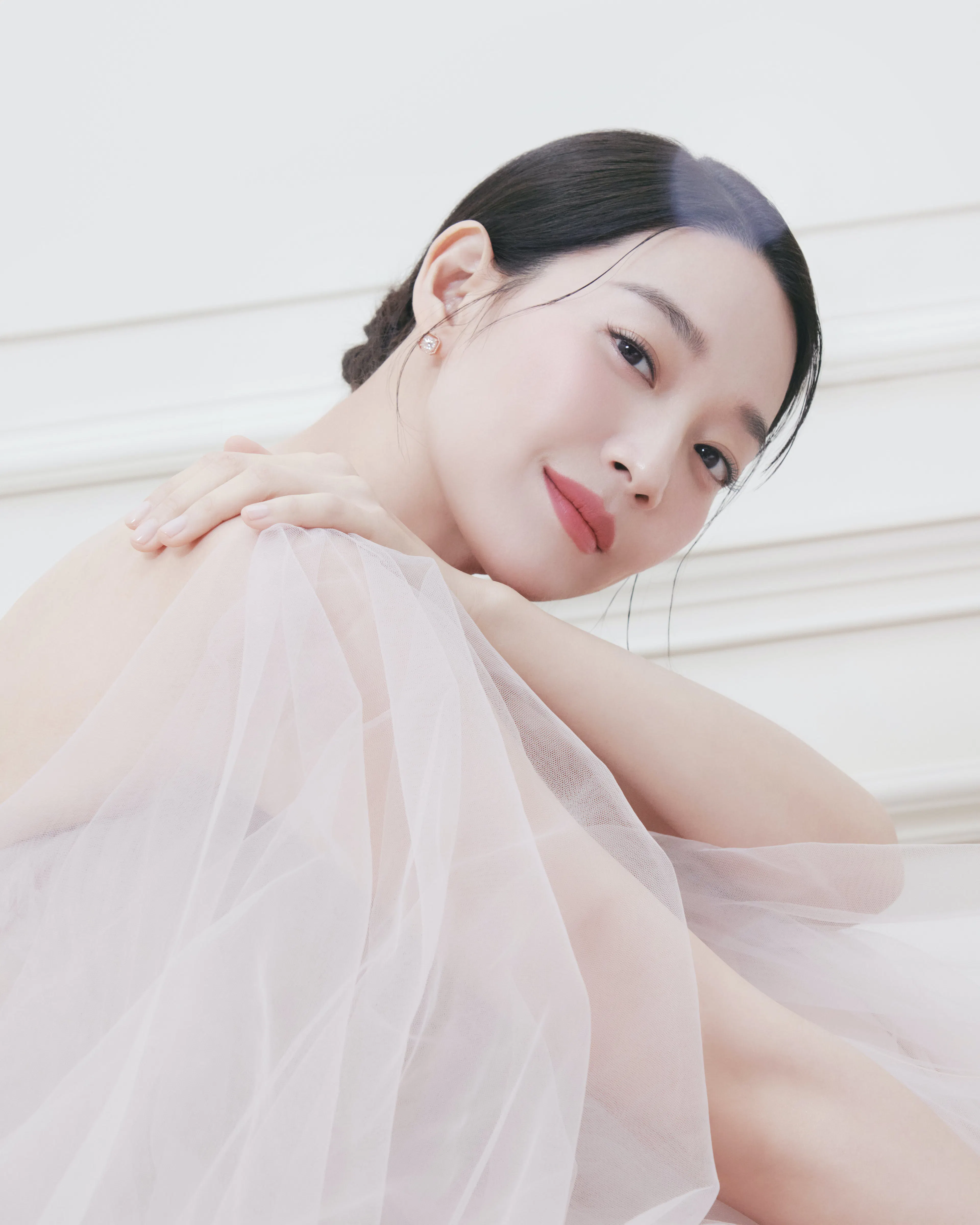 Diễn viên Shin Min-A chính thức trở thành Đại sứ Thương hiệu của Clé De Peau Beauté