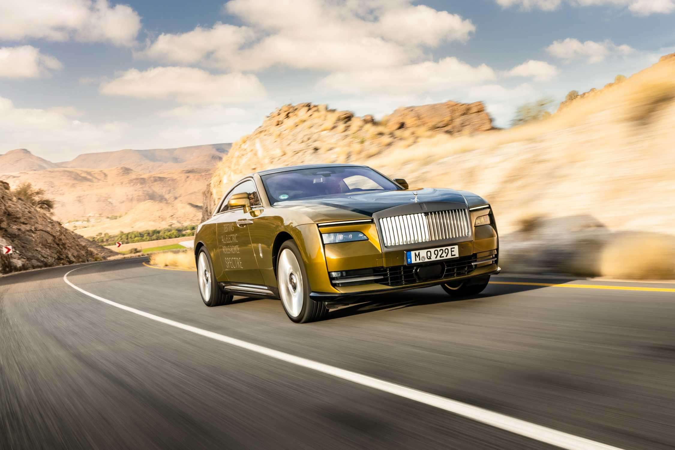 Rolls Royce Spectre ra mắt tại Việt Nam