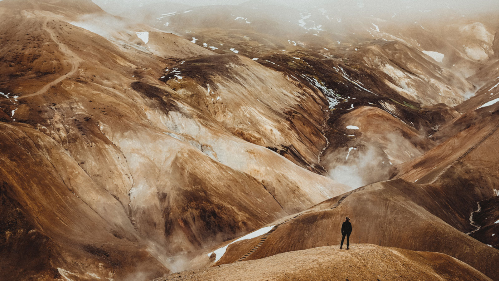 Nghỉ dưỡng cắm trại tại vùng cao nguyên sắc màu của Iceland