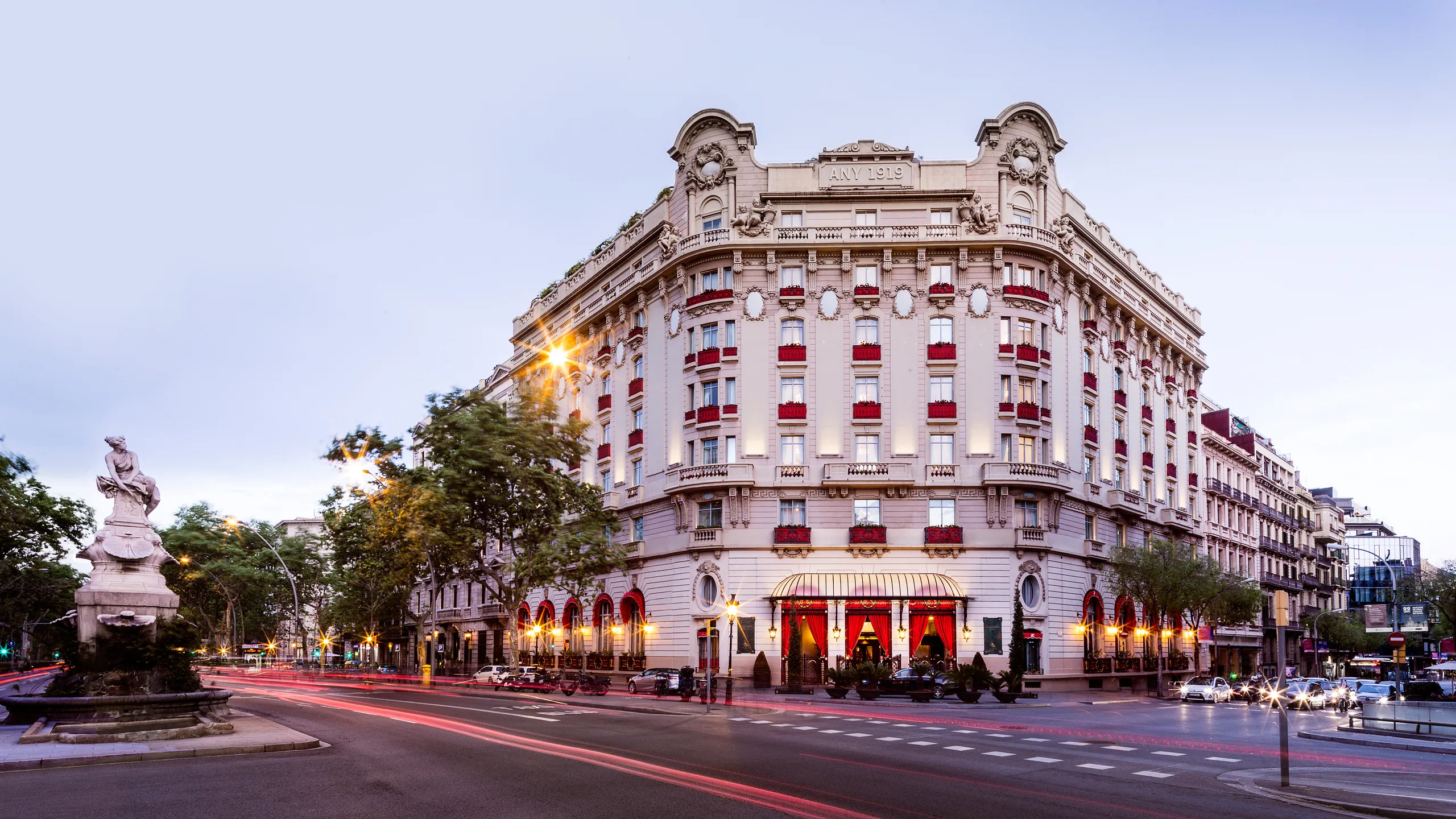 Chất rock ‘n’ roll khó lẫn tại địa điểm ẩm thực xa hoa mới nhất của Barcelona