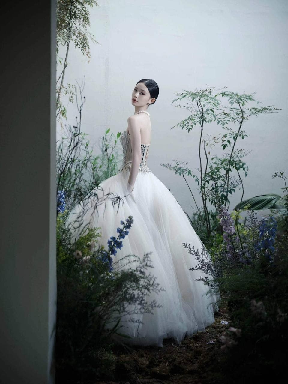 Đụng hàng thiết kế Việt với Chi Pu, "mỹ nhân ngư" Lâm Duẫn gặp sự cố bất ngờ
