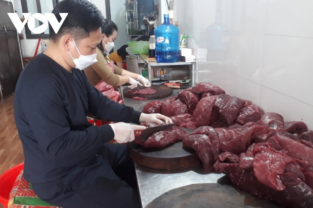 Thịt gác bếp của đồng bào Thái vào vụ Tết