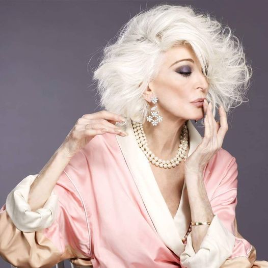 siêu mẫu Carmen Dell'Orefice