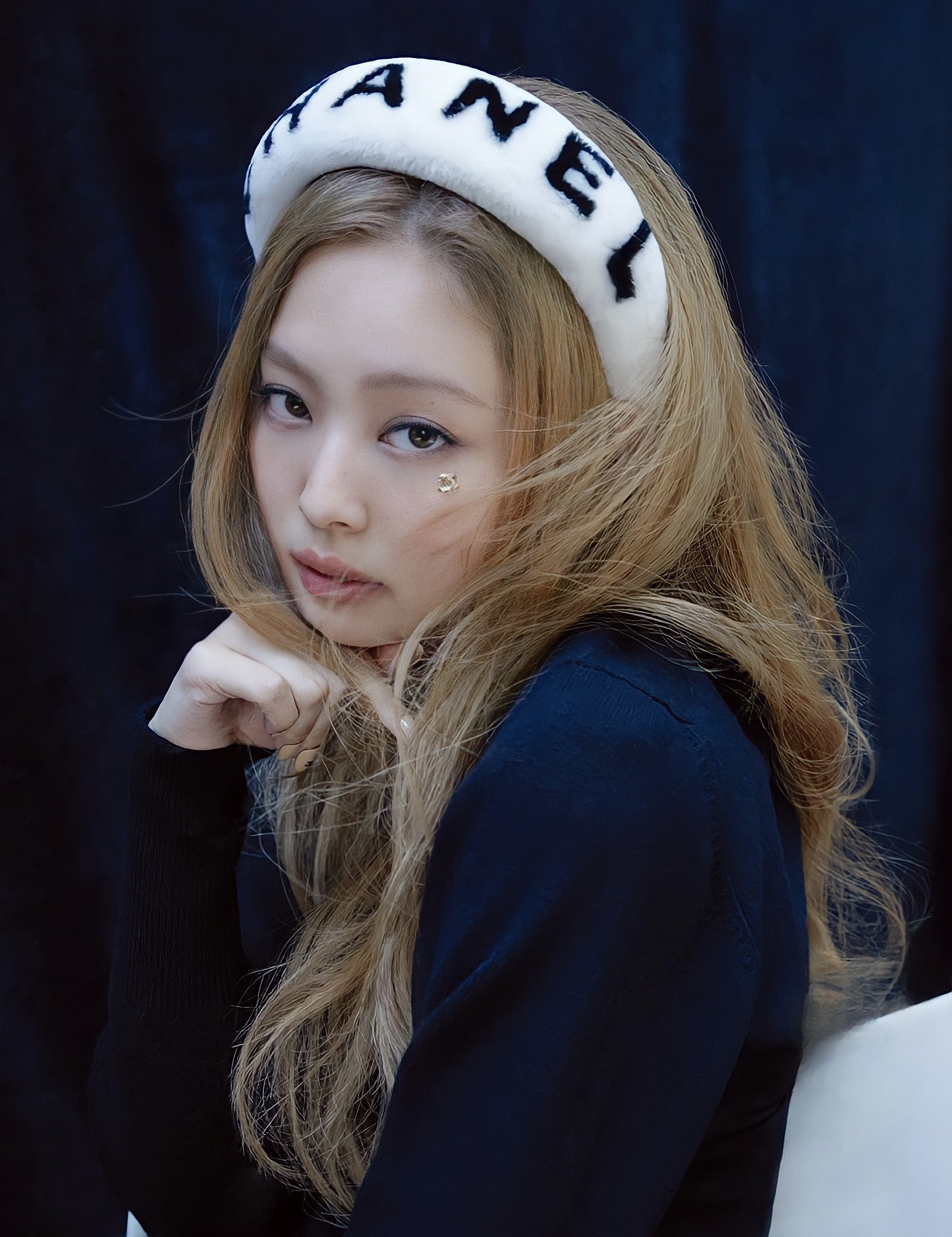 Làm mới diện mạo từ phụ kiện cài tóc như các “IT-girl” đình đám