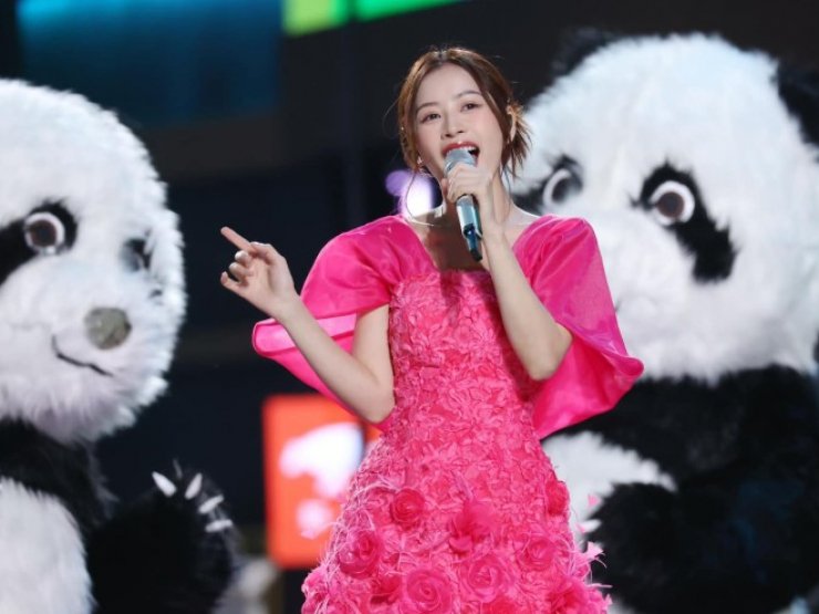 Chi Pu hút hơn 3 triệu người xem trên Weibo, với visual đẹp nức lòng