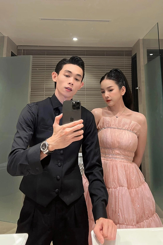 Hồng Thanh và Mie chia tay gây chú ý với visual lạ