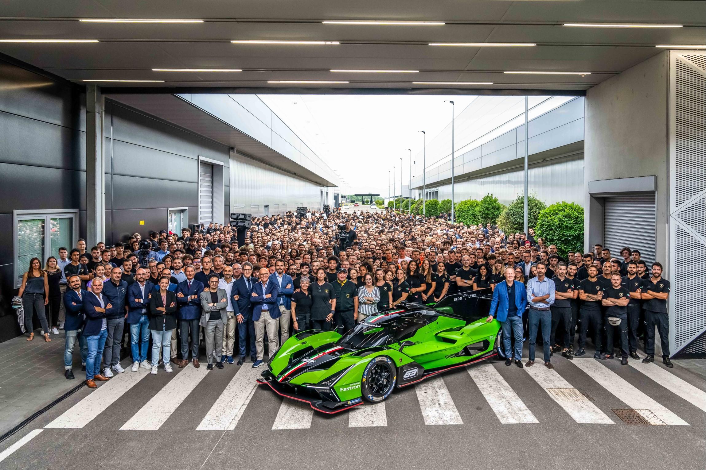 Cột mốc lịch sử của Automobili Lamborghini hơn 10.000 xe được bàn giao