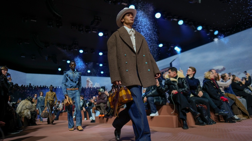 Louis Vuitton Fall/Winter 2024 Menswear – Chuyến phiêu lưu về miền Viễn Tây nước Mỹ của Pharrell Williams