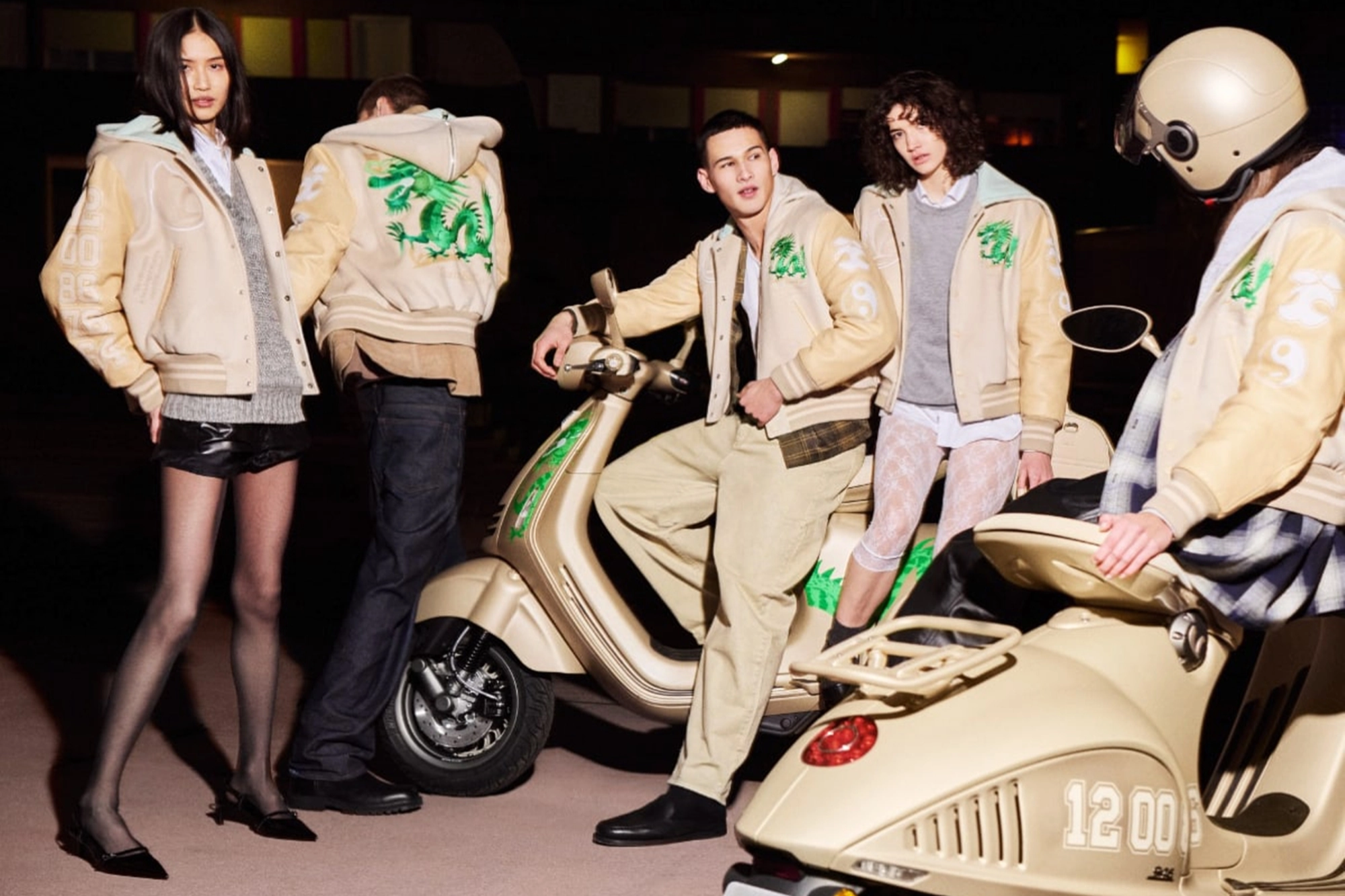 Vespa 946 Dragon bản đặc biệt về Việt Nam sau Tết
