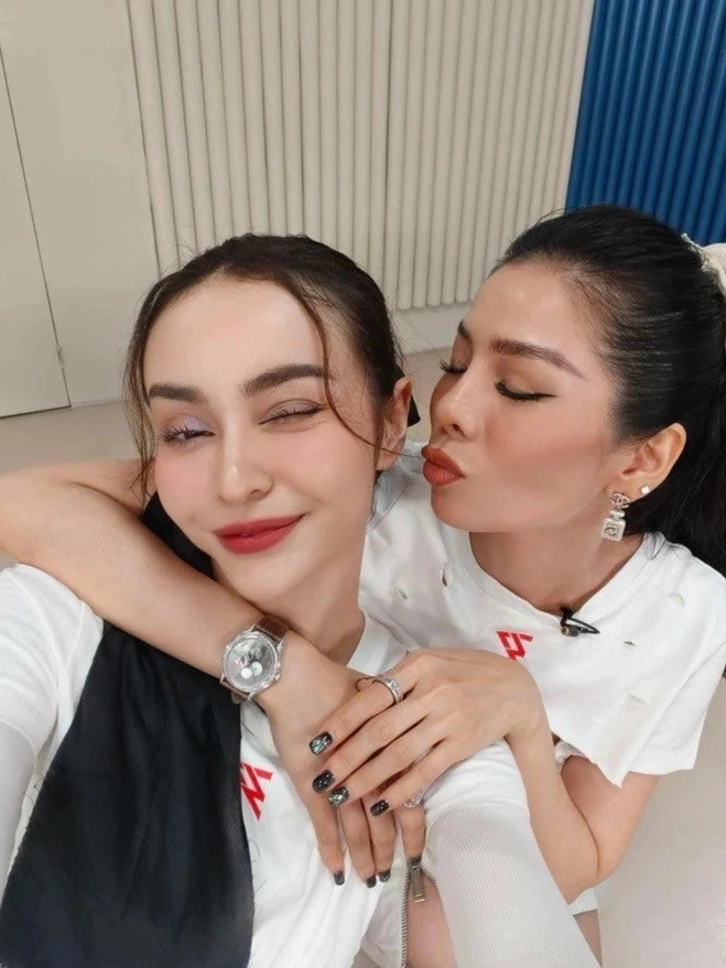 Chị đẹp đạp gió rẽ sóng: Công sức của chị đẹp MLee đổ sông, đổ biển