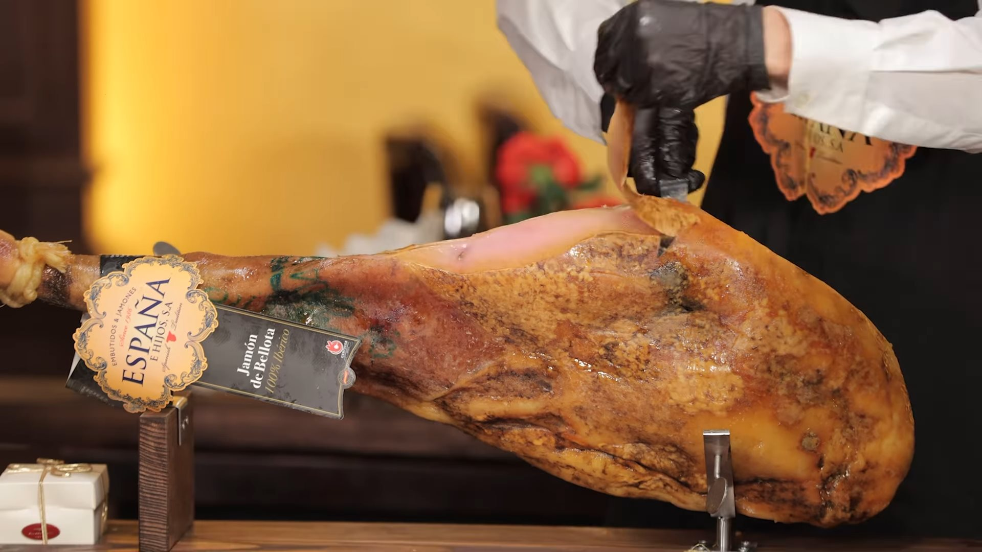 đùi heo muối Iberico