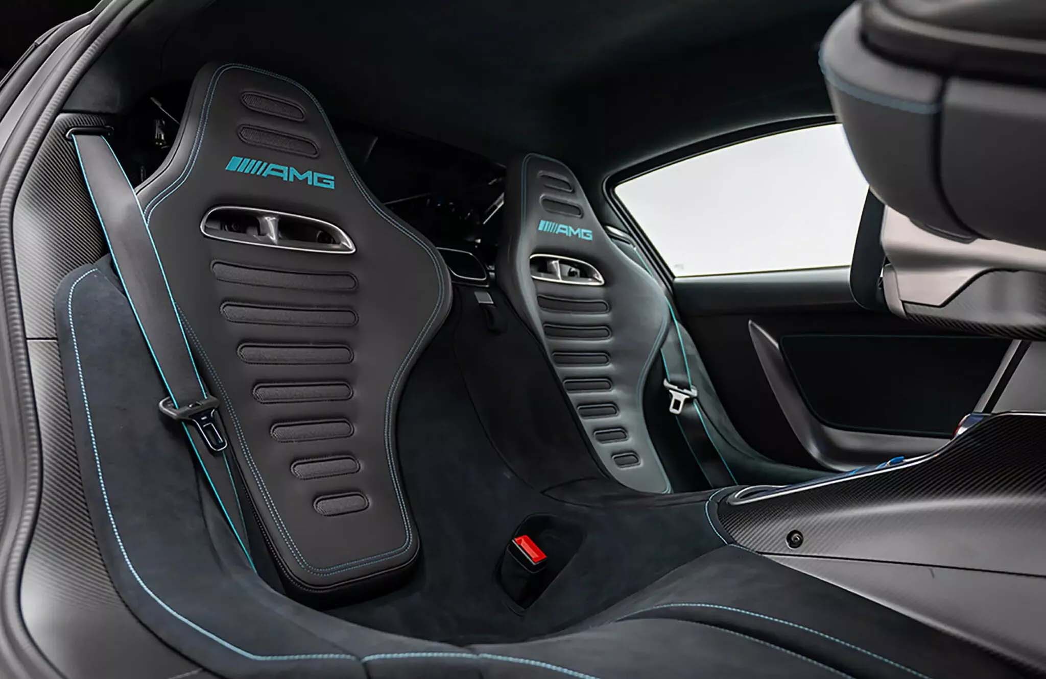 Hàng hiếm Mercedes-AMG One như mới được rao bán