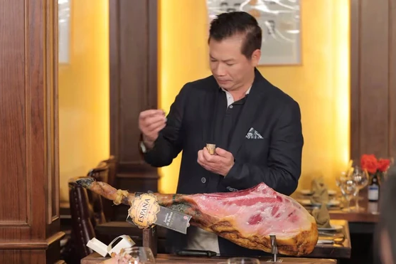 Shark Hưng và Thái Công gây tranh cãi về một loại đặc sản ?