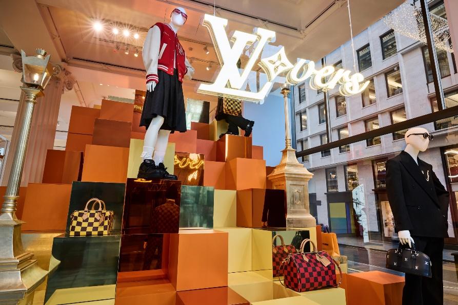 Louis Vuitton khoác áo mới đón chào BST đầu tay của Pharrell Williams