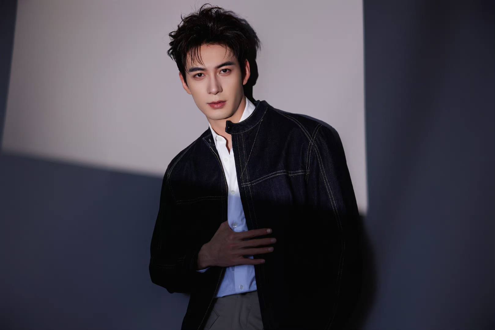 Sắc vóc 1m86 của tổng tài mới nổi Trần Tinh Húc, dự đoán soán ngôi Thời Yến