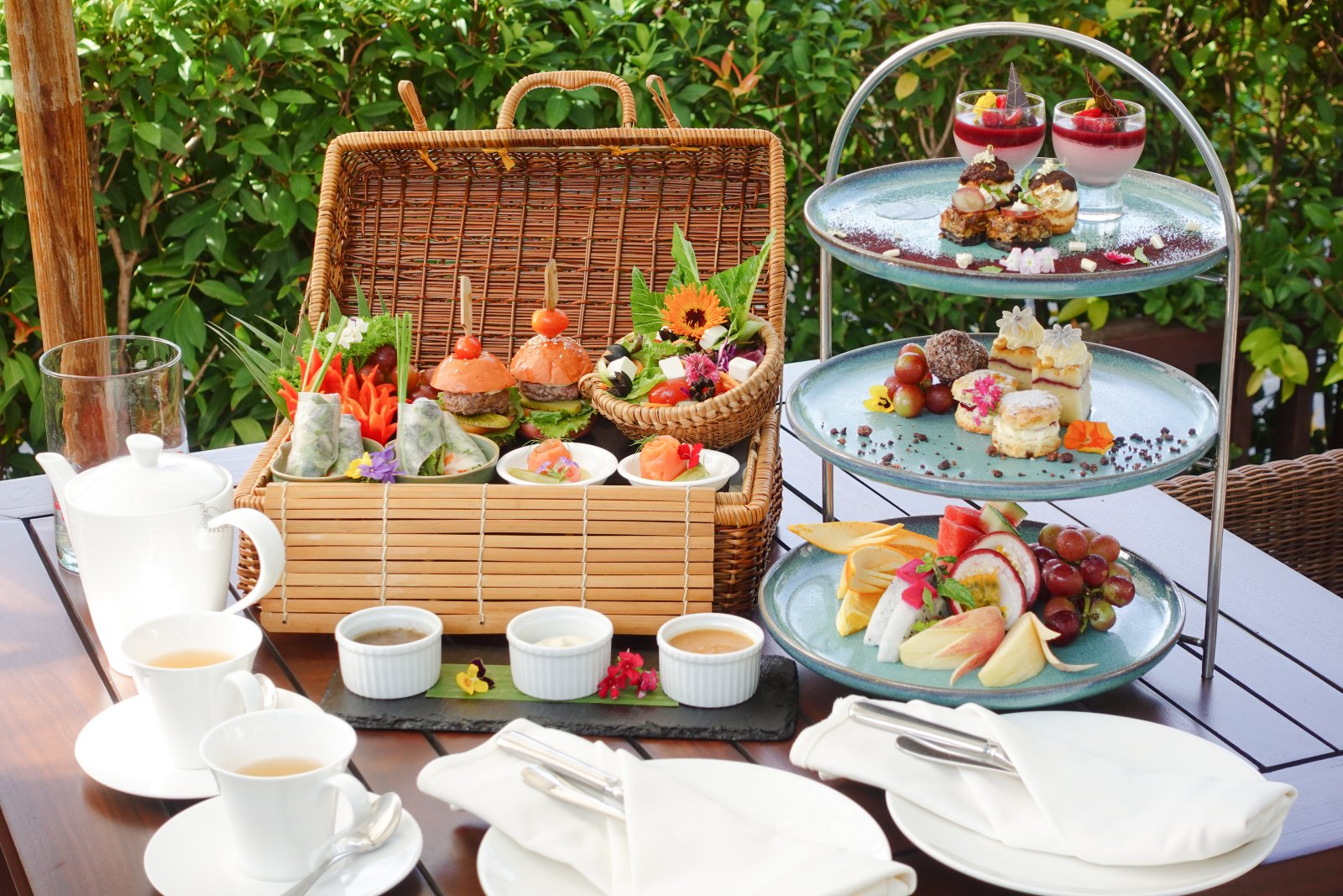 Thưởng thức trà chiều kiểu Anh tại các khách sạn Việt