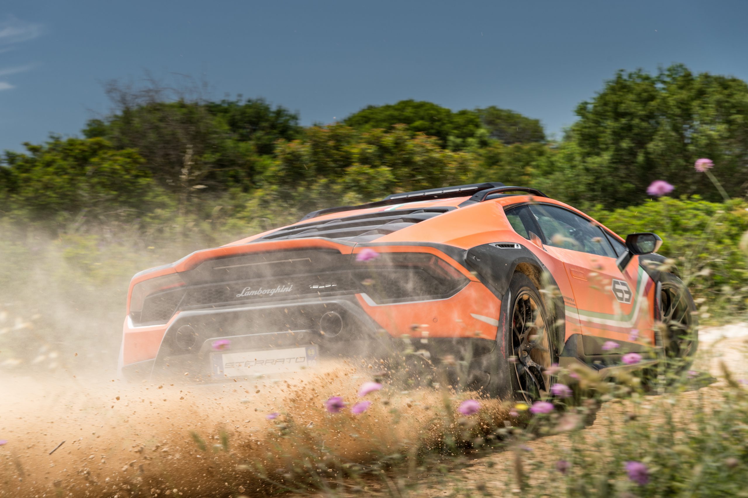 Lamborghini Huracan Sterrato Concept – Sự ra đời của “Kẻ nổi loạn”