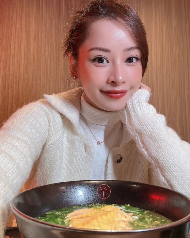 Chi Pu mở quán phở tại Thượng Hải, netizen xứ Trung nhận xét thế nào ?