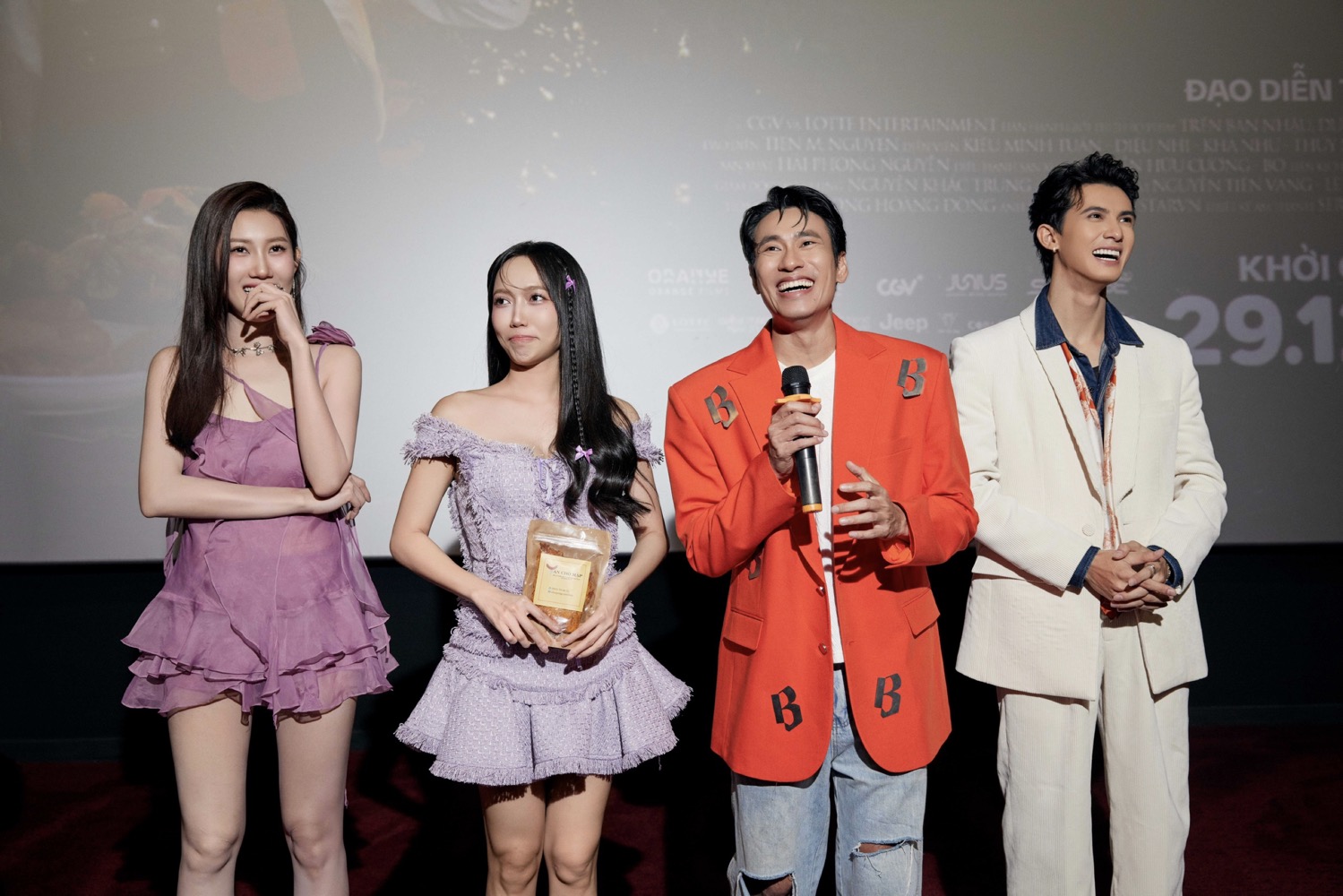 Thúy Ngân Trên Bàn Nhậu Dưới Bàn Mưu