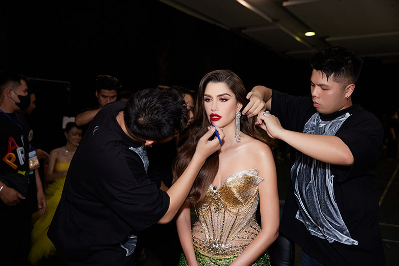 "Chuyên gia trang điểm của năm" gọi tên cặp đôi “phù thủy makeup” Quân Nguyễn và Pu Lê