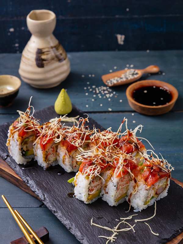 Cùng thưởng thức món sushi hương vị truyền thống Nhật