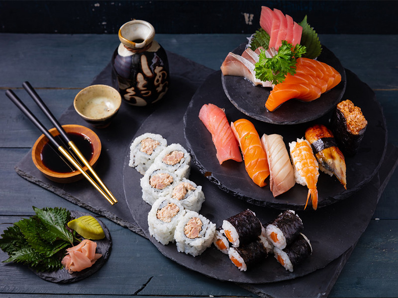 Cùng thưởng thức món sushi hương vị truyền thống Nhật