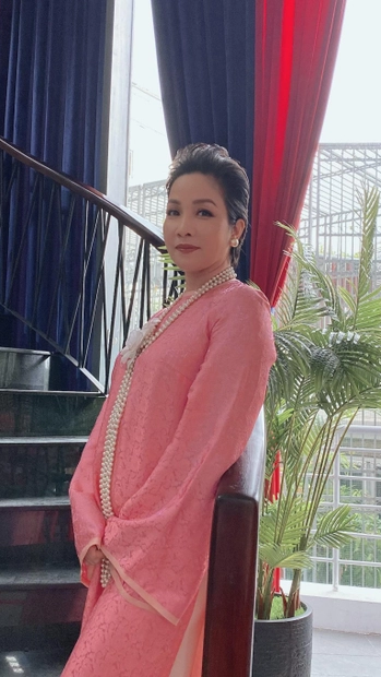 Chị đẹp đạp gió rẽ sóng, Mỹ Linh công khai quan hệ với Lưu Hương Giang