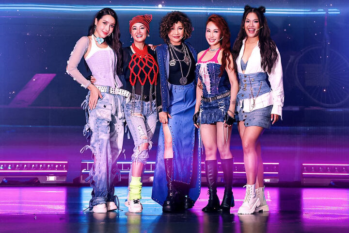 Hồng Nhung đọc rap, nhảy ke đầu trên sân khấu Chị đẹp đạp gió rẽ sóng