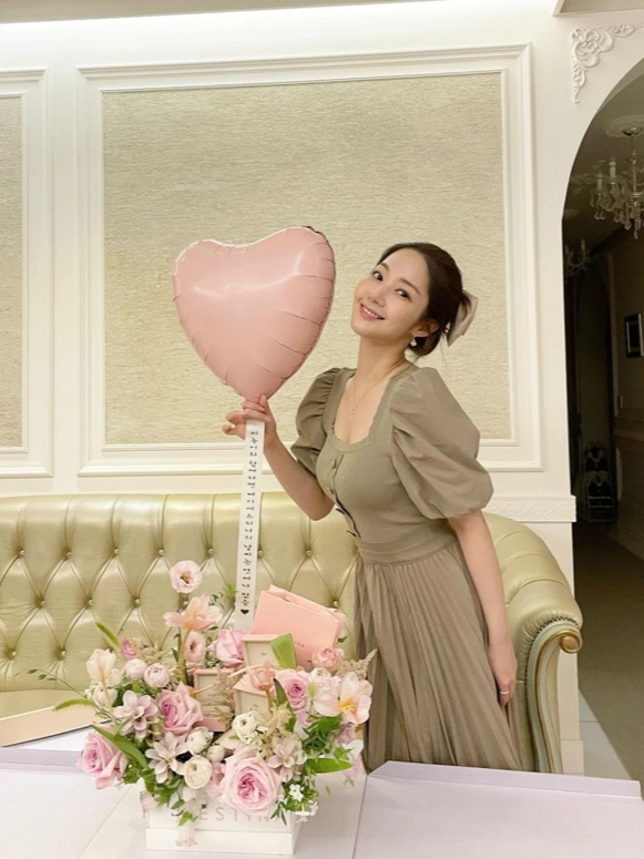 Bên trong căn hộ đắt đỏ, tọa lạc ở khu nhà giàu của Park Min Young