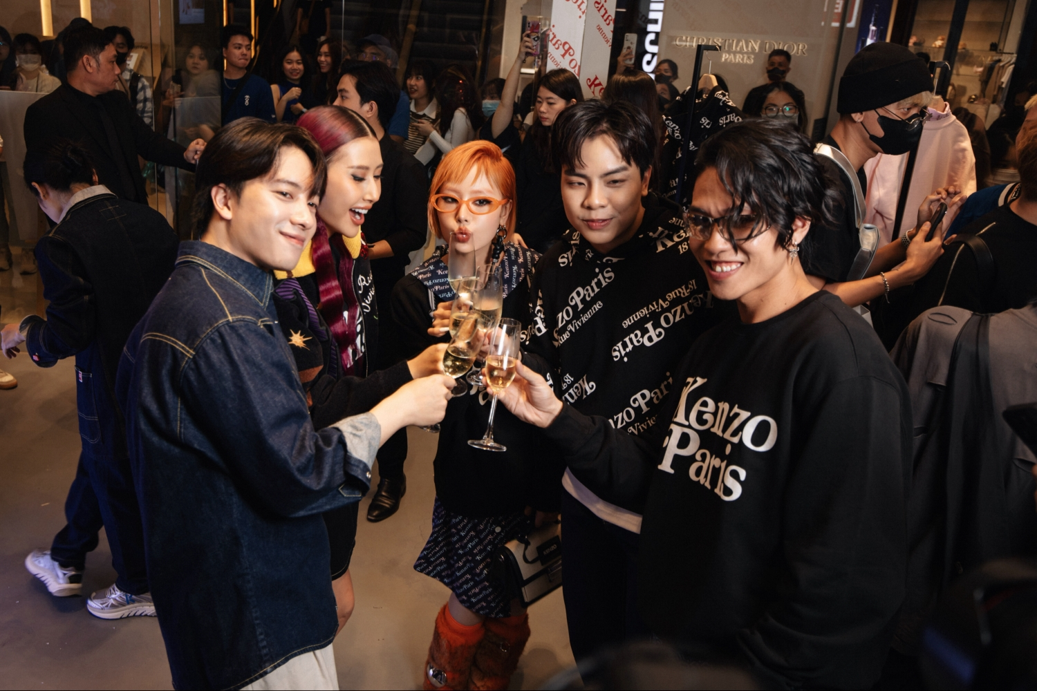 BST KENZO Xuân - Hè 2024: thời trang song phái đậm chất City Pop, giao hòa Đông - Tây