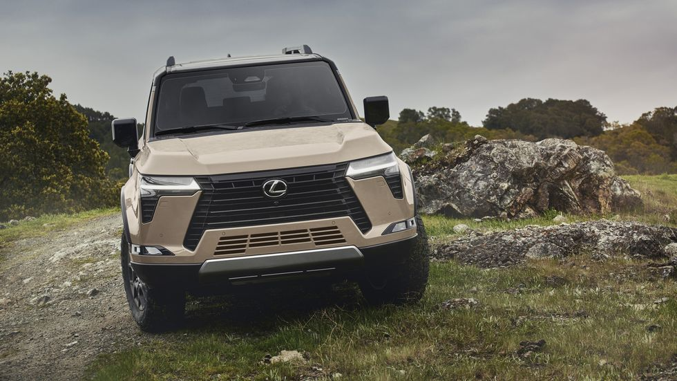 'Mãnh tướng' SUV Lexus GX 2024 hạng sang tái xuất với trái tim tăng áp kép
