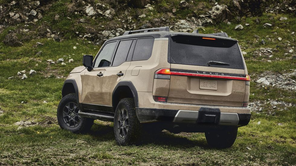 'Mãnh tướng' SUV Lexus GX 2024 hạng sang tái xuất với trái tim tăng áp kép
