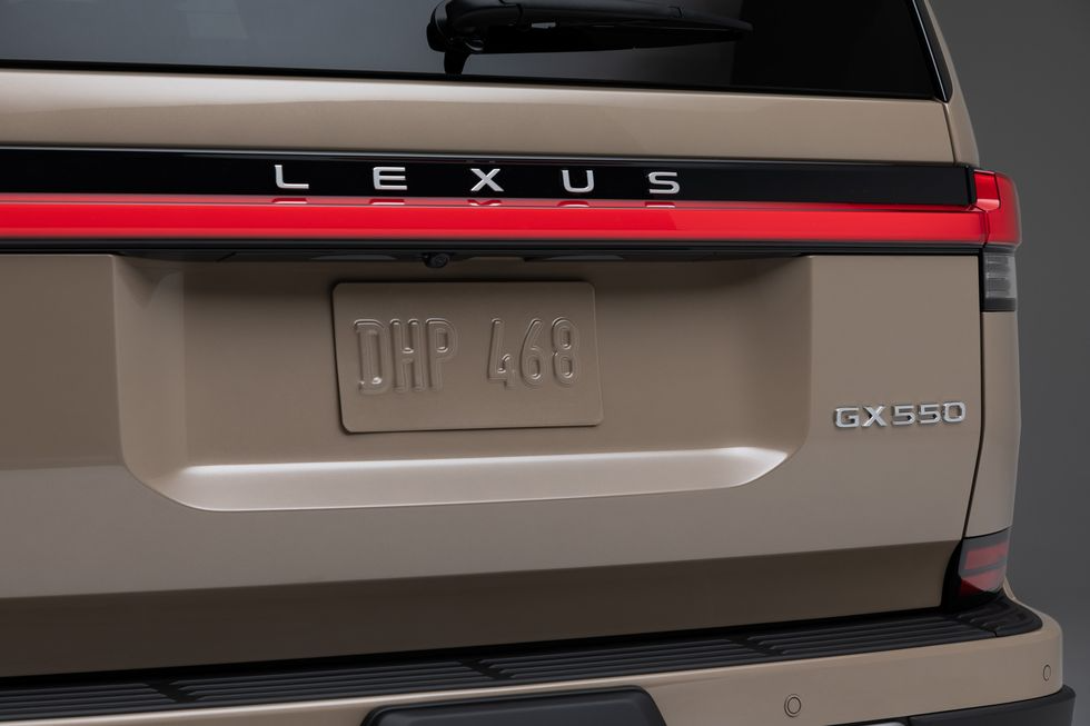'Mãnh tướng' SUV Lexus GX 2024 hạng sang tái xuất với trái tim tăng áp kép