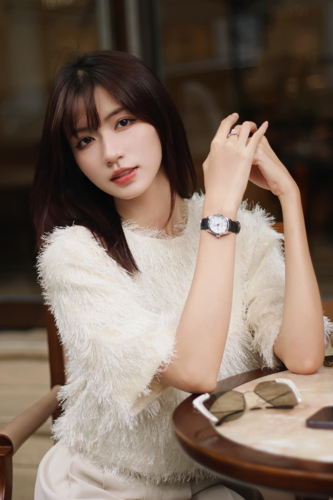 Danh tính chồng sắp cưới của Ngọc Huyền - hot girl phim Việt giờ vàng
