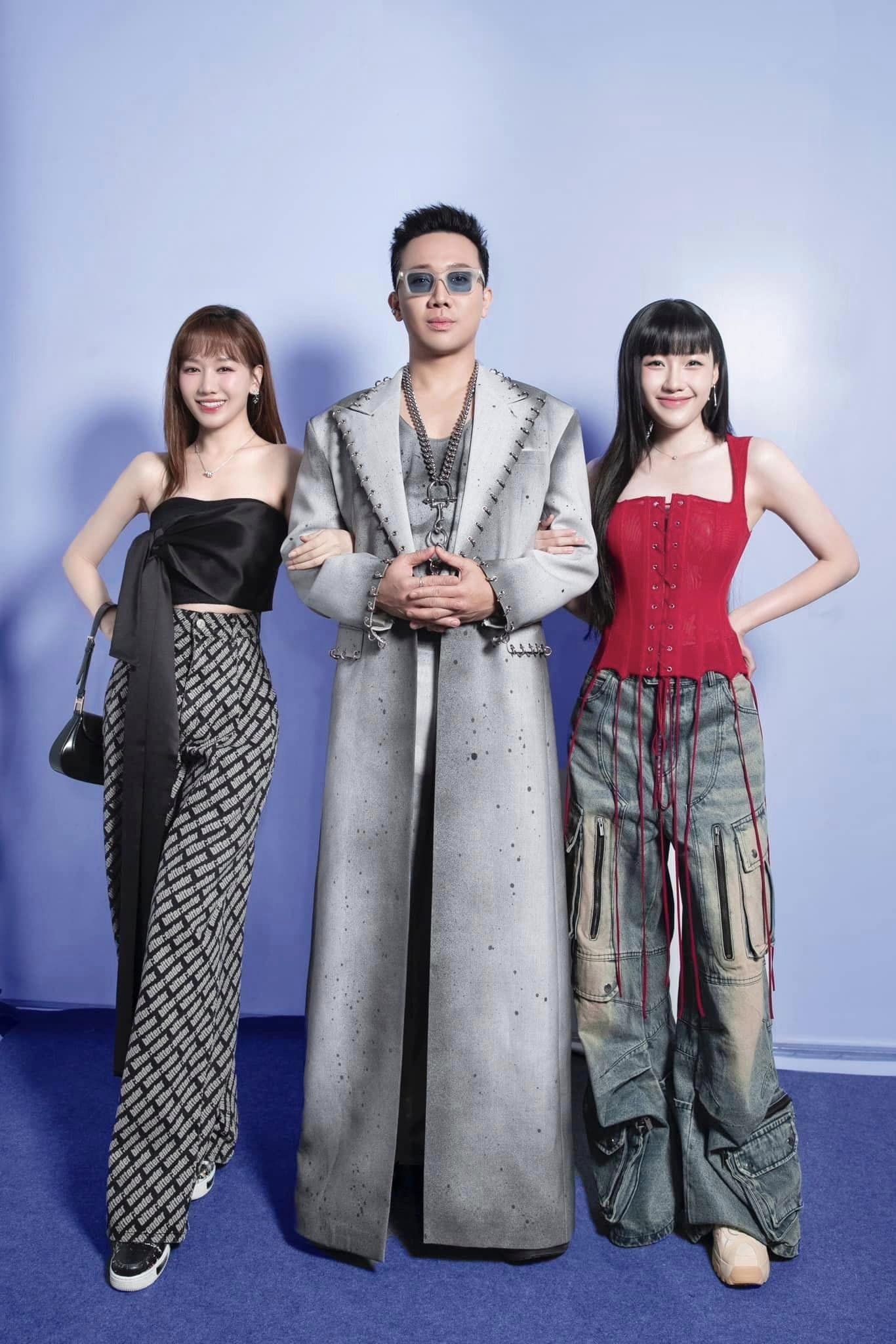 Giày Trấn Thành