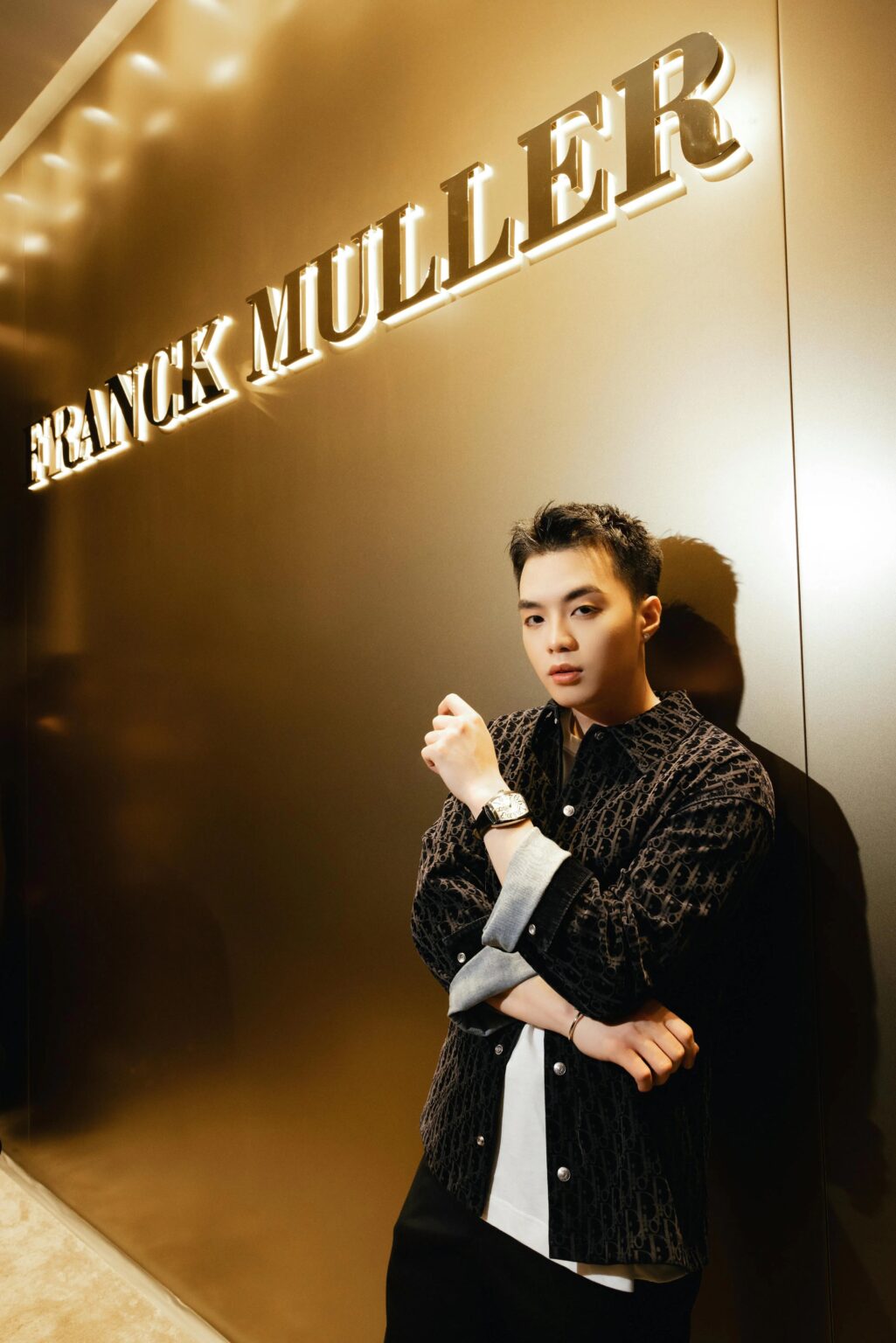 Negav - Thiếu gia làng Rap với bộ sưu tập đồng hồ xa xỉ hơn 50 tỉ đồng