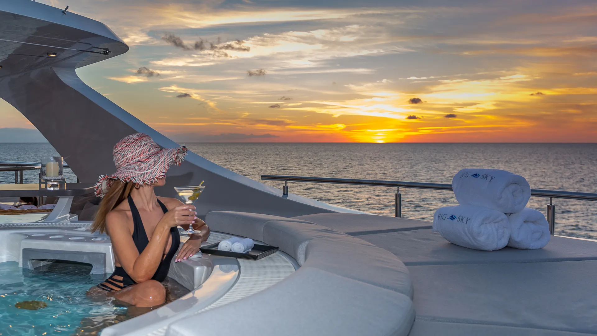Siêu du thuyền Big Sky 48m từ Oceanfast - Di sản của một thời đại hoàng kim