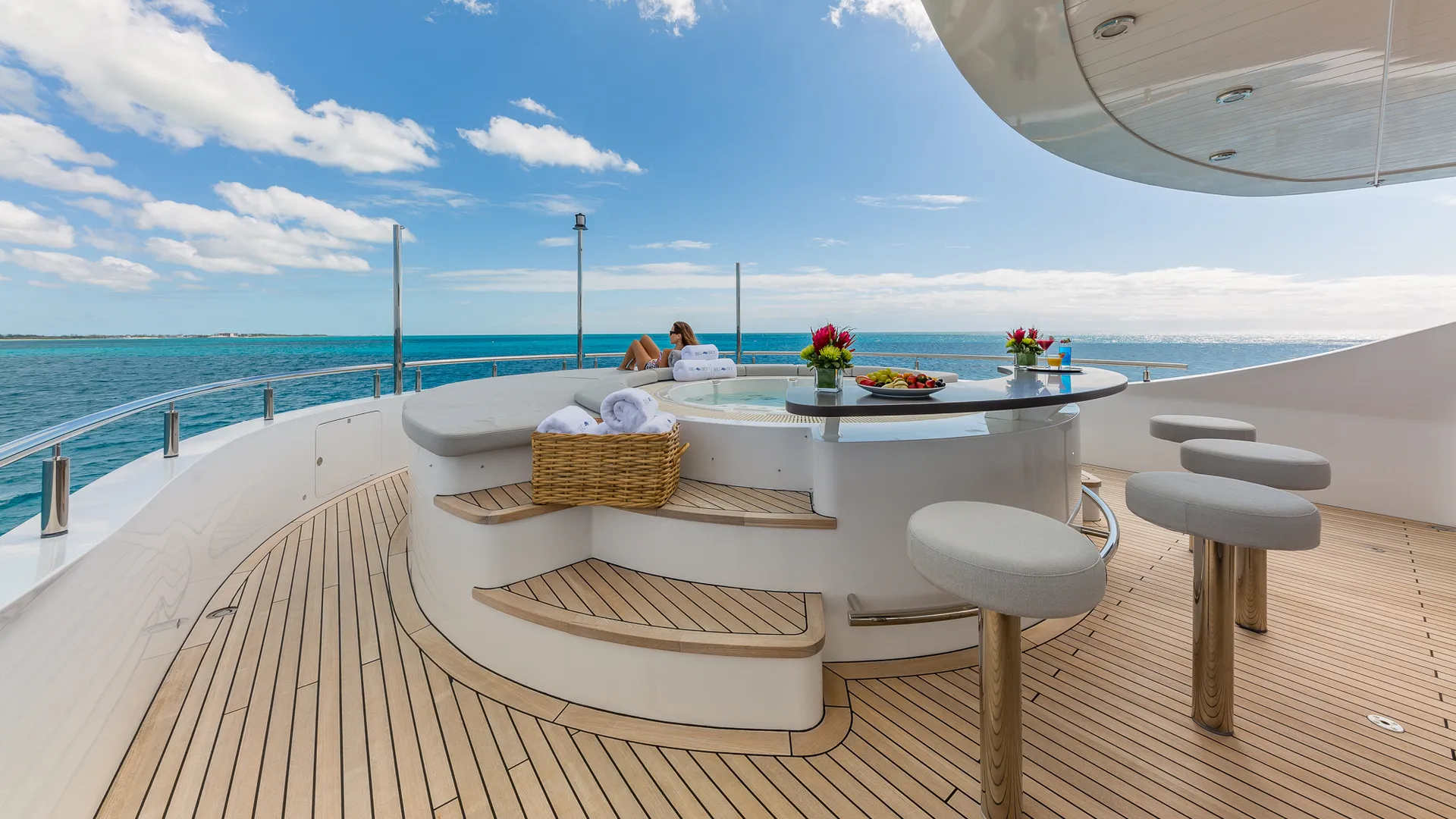 Siêu du thuyền Big Sky 48m từ Oceanfast - Di sản của một thời đại hoàng kim