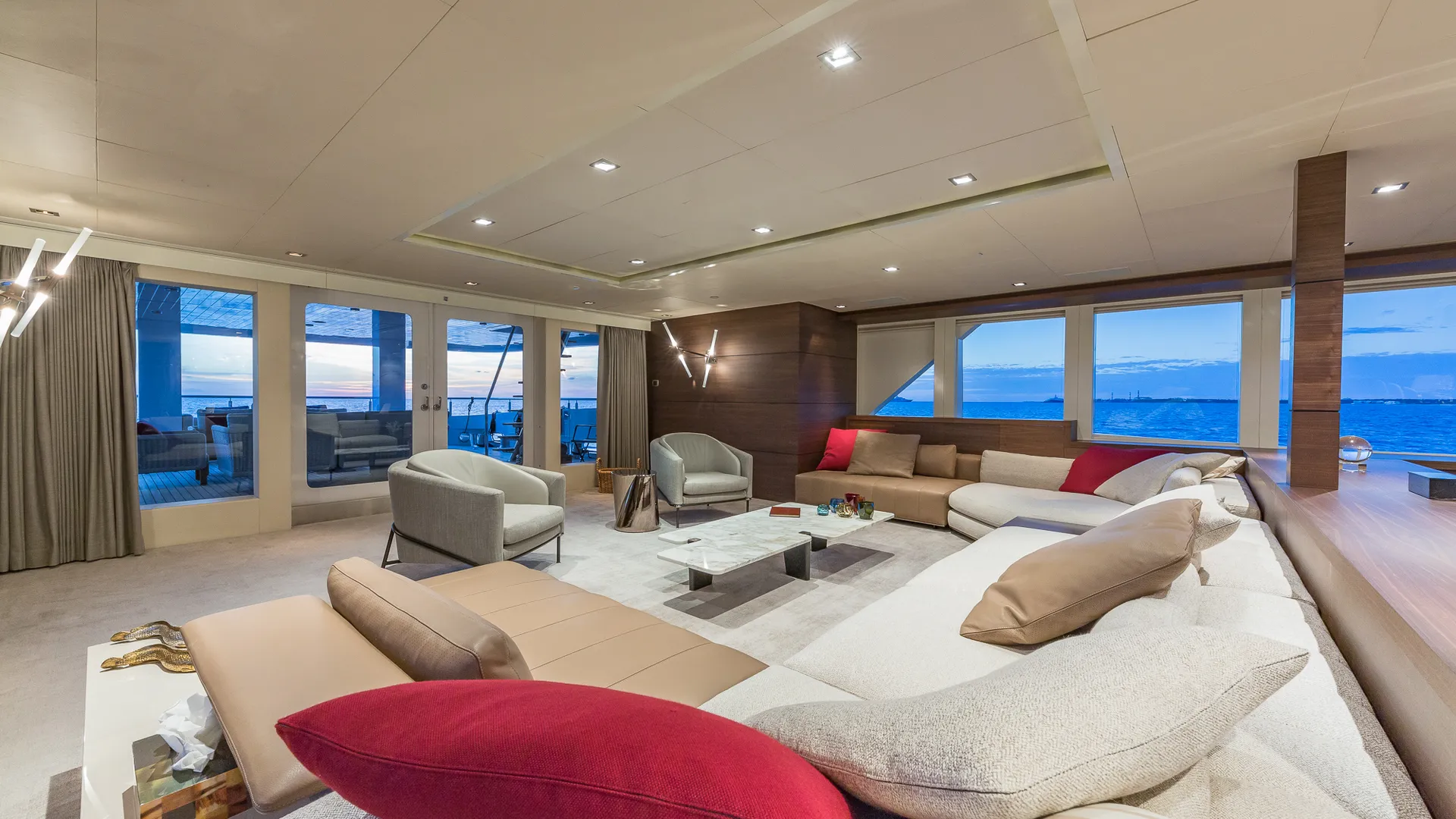 Siêu du thuyền Big Sky 48m từ Oceanfast - Di sản của một thời đại hoàng kim