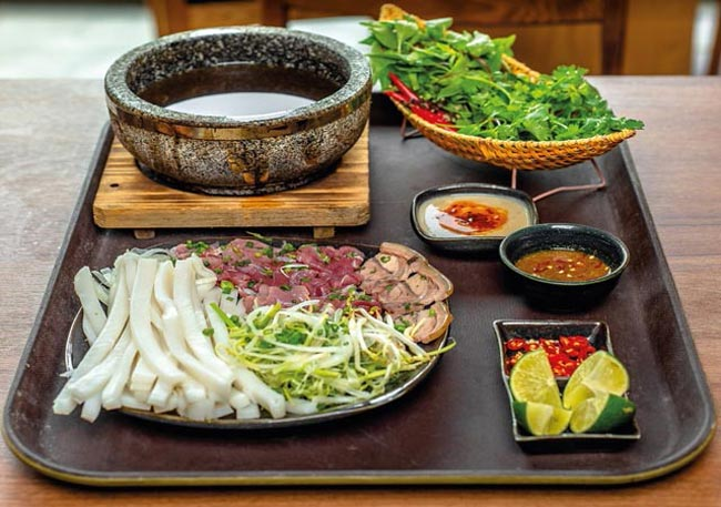 Phở bát đá Hà Nội một trong những món phải thử khi đến với Hà Thành