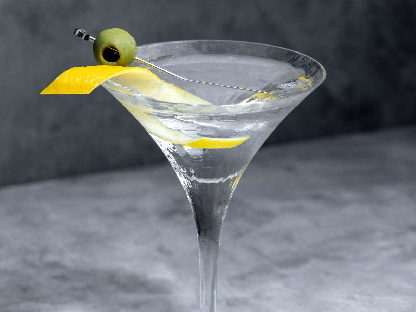 Lịch sử huyền bí về những loại cocktails nổi tiếng nhất thế giới