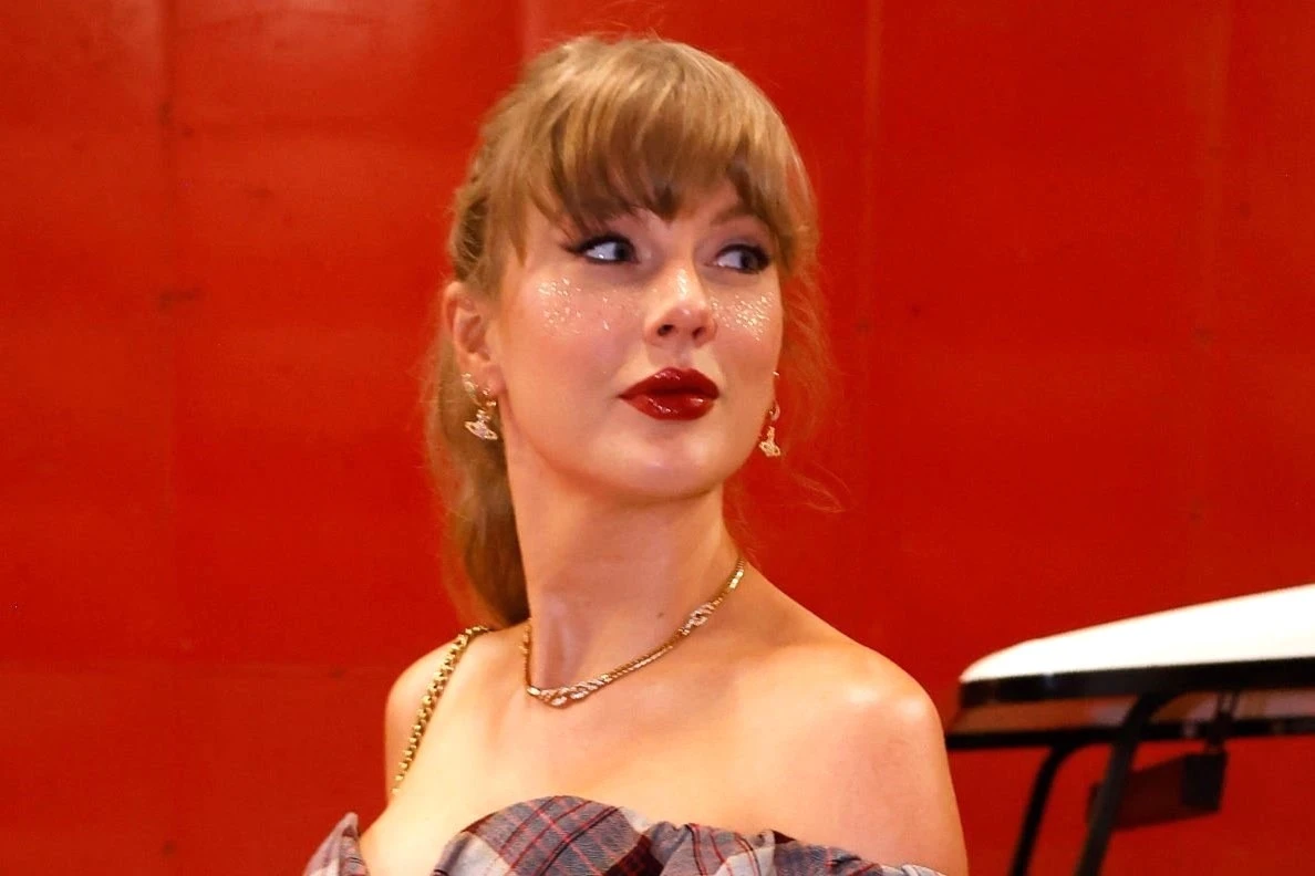 Taylor Swift makeup
