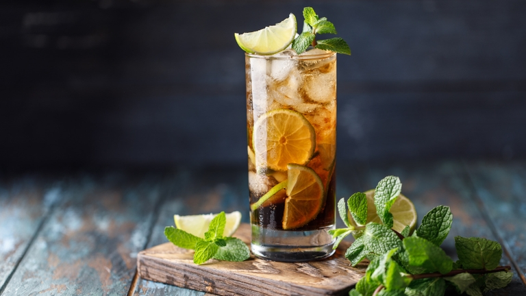 Bạn có bao giờ tự hỏi về tên các loại cocktail độc đáo này chưa nhỉ