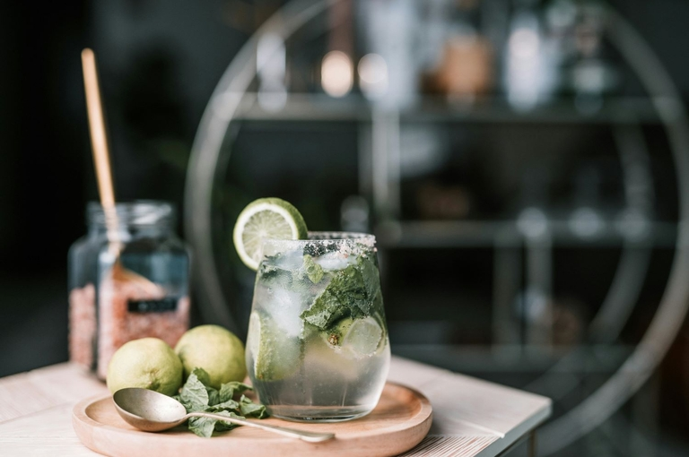 Bạn có bao giờ tự hỏi về tên các loại cocktail độc đáo này chưa nhỉ