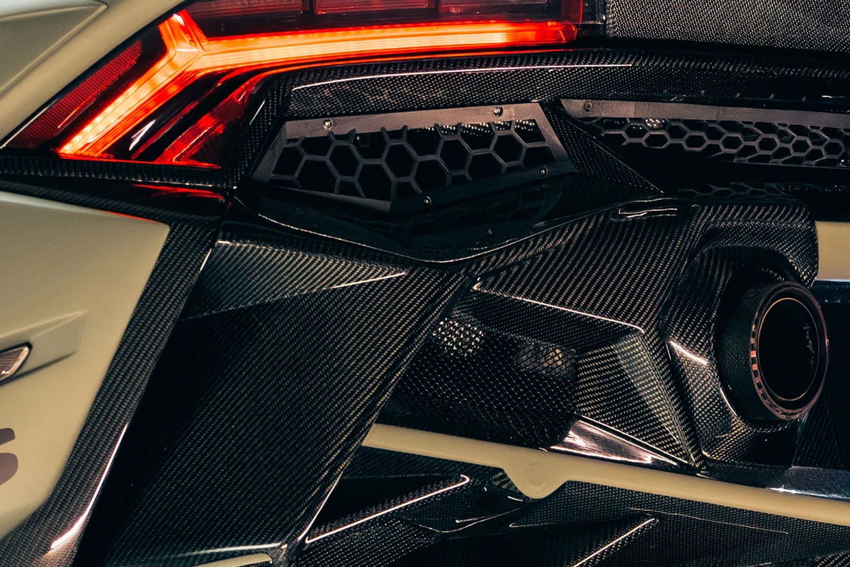 Siêu phẩm Lamborghini Huracan EVO với gói độ đặc biệt