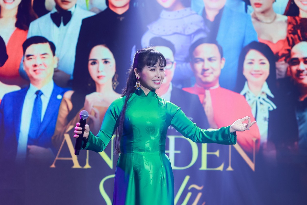 Ca sĩ Trang Nhung