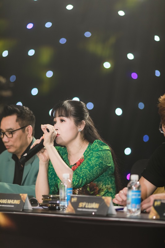 Ca sĩ Trang Nhung